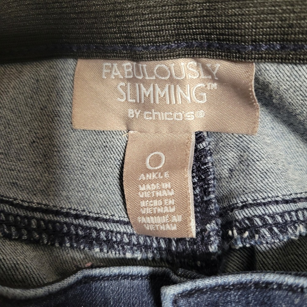 Chicos Fabulously Slimming Womens Straight Leg Blue Denim Jeans Mid Rise Sz 0 - Picture 4 of 7